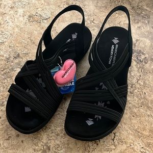 Black Sketchers vegan sandels.